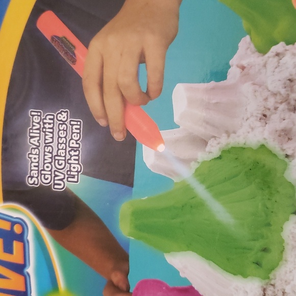 Sands Alive GLOW Explorer Set for kids 3+ - Picture 2 of 7